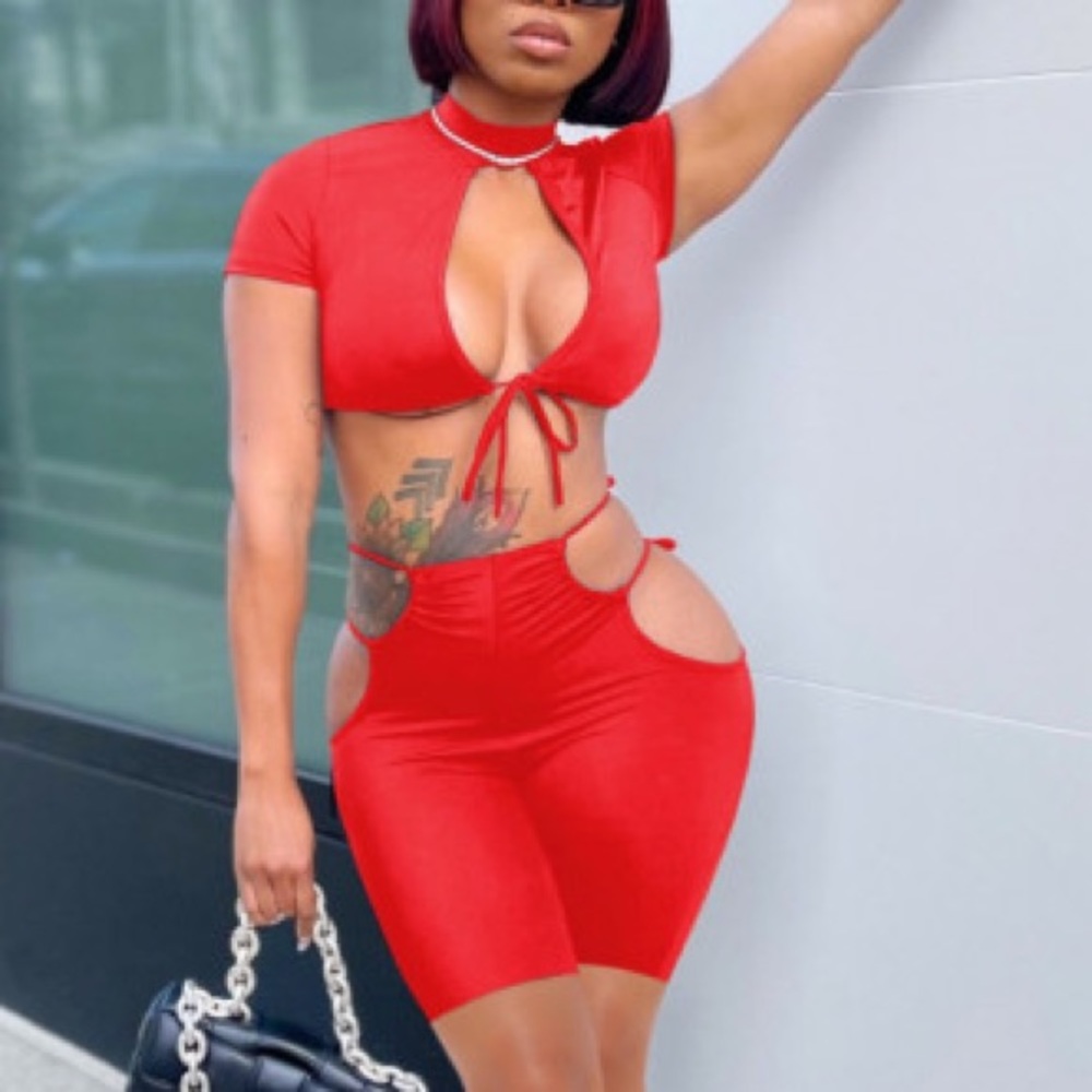 Hollow out two piece short set